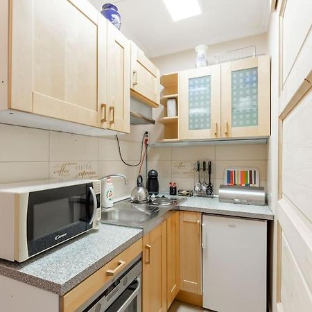 Lovely 1 Bedroom Flat - Gazdagret Budapeste Exterior foto