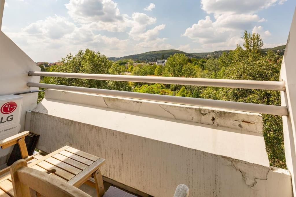 Lovely 1 Bedroom Flat - Gazdagret Budapeste Exterior foto
