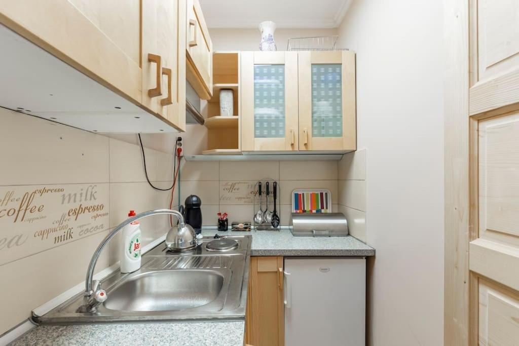 Lovely 1 Bedroom Flat - Gazdagret Budapeste Exterior foto