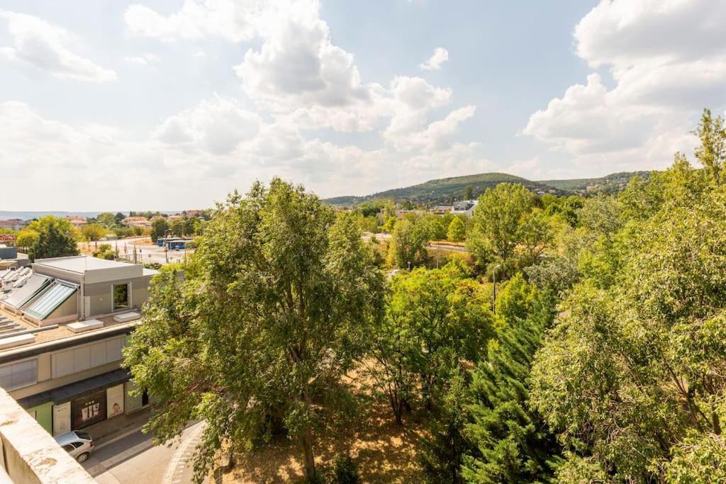 Lovely 1 Bedroom Flat - Gazdagret Budapeste Exterior foto